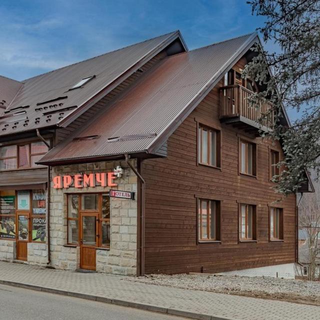 Готель "Yaro" Yaremche Bagian luar foto